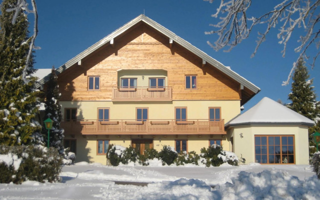 Pension Kreuzinger, 5310 Tiefgraben