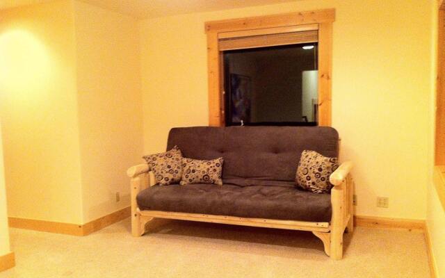 Luxury TreeHouse in Tahoe Donner with Hot Tub and Media Room by RedAwn