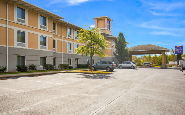 Sleep Inn & Suites Dunmore