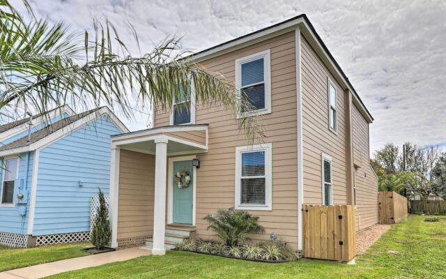 Walk to Beach: Home in Galveston!