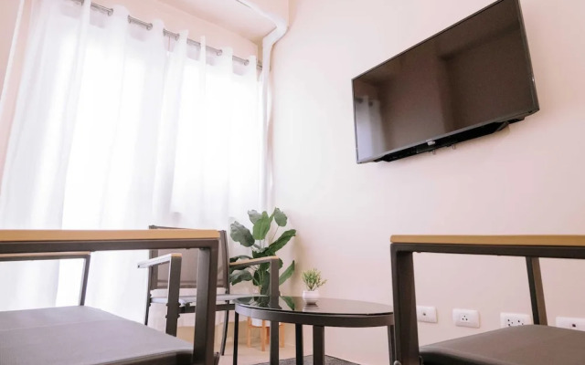 A Relaxing Poolside Stay