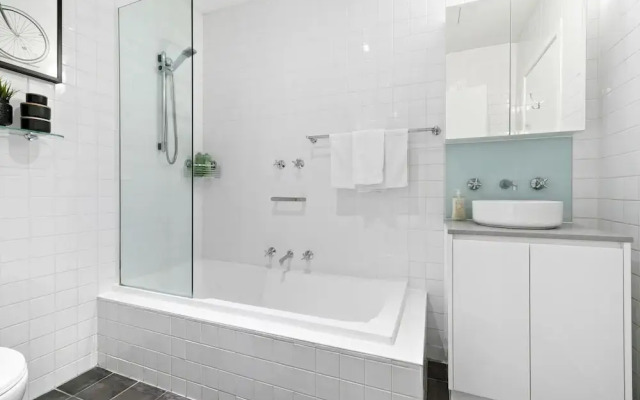 Kristina, 1BDR Melbourne Apartment