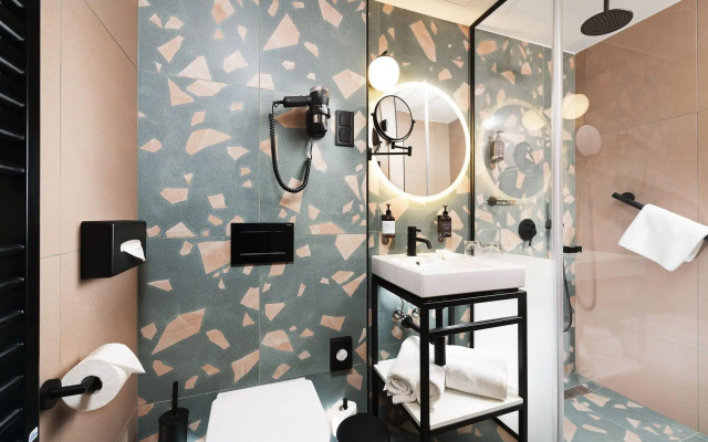 Three Corners Downtown Hotel