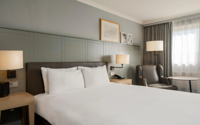 Holiday Inn Edinburgh by IHG