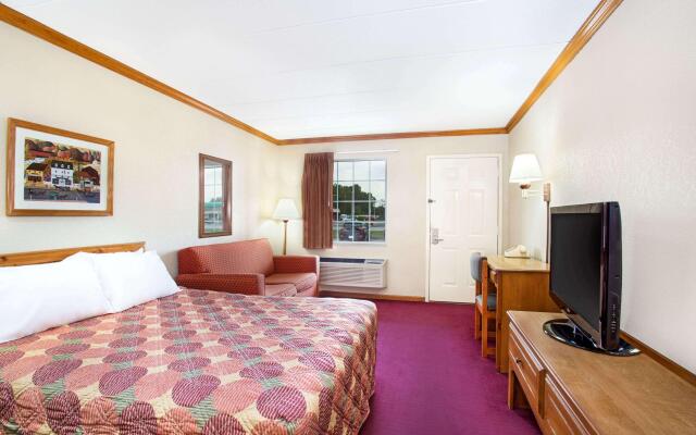 Days Inn by Wyndham Auburn