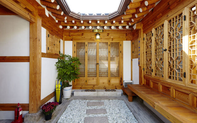 Hanok 24 guesthouse Gyeongbokgung