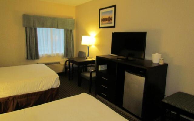 The Armada Inn & Suites Glendale Heights