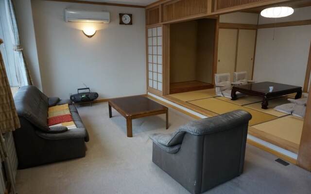 Otaru Ekimae Guest House Ito - Hostel