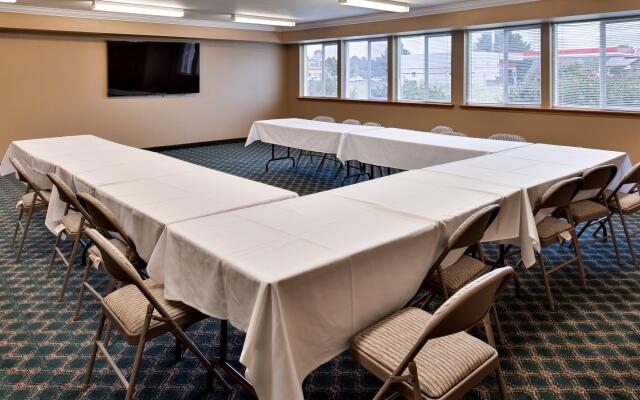 Comfort Inn & Suites Redwood Country