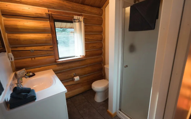 Ten-ee-ah Lodge & Campground