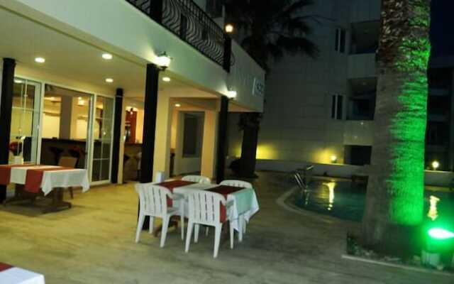 Ado Beach Hotel