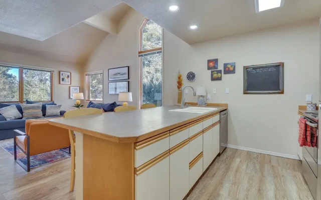 Cloudcroft Vacation Rental ~ 4 Mi to Skiing!