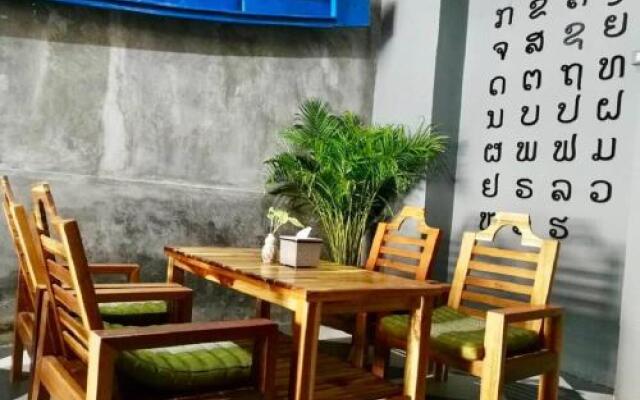 Lao Huk Bed and Cafe - Hostel