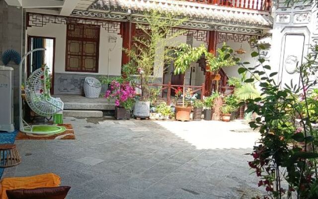 Zhi Lan Court Inn