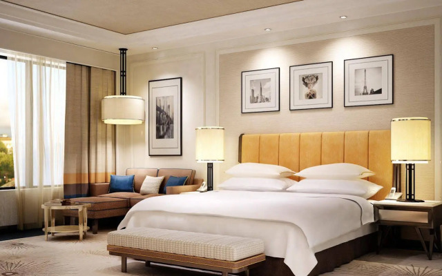 Sheraton Grand Pune Bund Garden Hotel