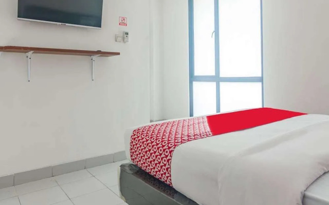 OYO 93958 J&B Smart Jatinegara