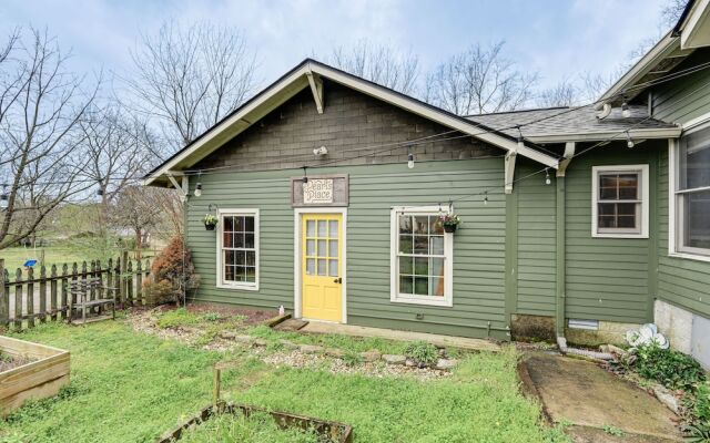 Eclectic Nashville Cottage ~ 5 Mi to Downtown!