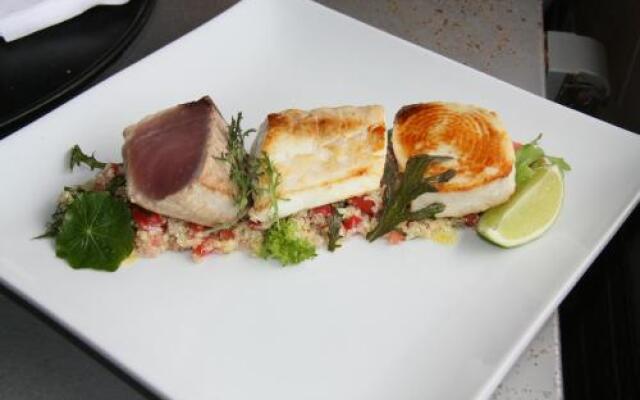 Mahia Hotel & Resto