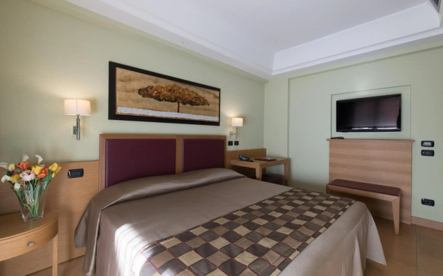 Artemis Hotel