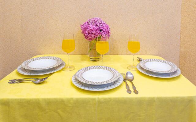 Двухкомнатная квартира с балконом и видом на море Романовский Lamare