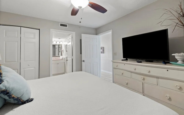 Pelican Beach 0603 1 Bedroom Condo By Pelican Beach Management