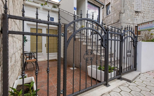 The Garden Rooms & Suites