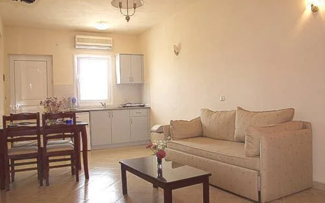 Eriphilly Studios & Apartments