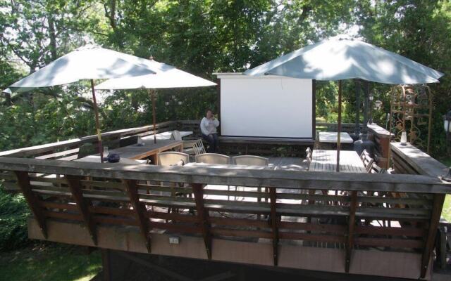 Robins Nest Bed & Breakfast