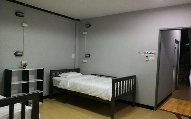 Moumou Hostel