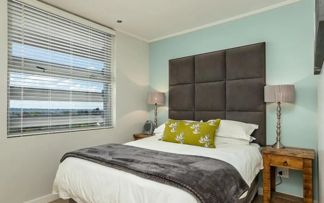 Apex on Smuts 2 bedroom luxury, Wifi