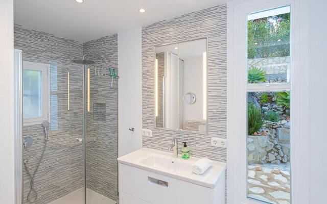 Urbane Holiday Home in Altea With Private Swimming Pool