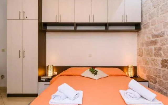 Apartments Dora