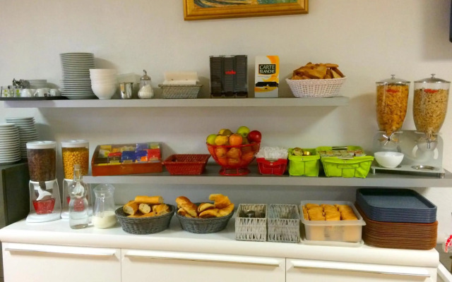 Aix Hotel