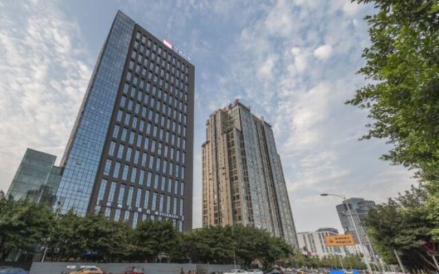 Mr. Robb Hotel (Chongqing Fortune Center)