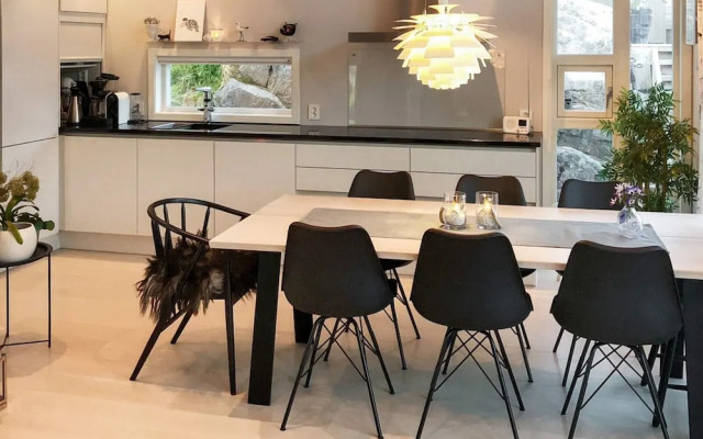 8 Person Holiday Home in Averoy-by Traum