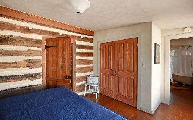 Czech 1 Bedroom Cabin by RedAwning