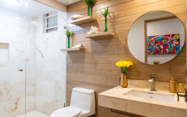 Elements 214 2 Bedroom Condo by RedAwning