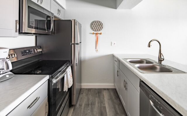 WanderJaunt - Camelback East Apts