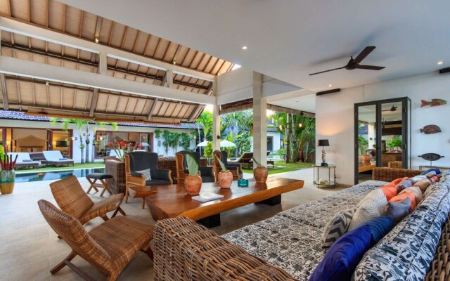 Luxury 5 Bedroom Villa With Private Pool, Bali Villa 2055