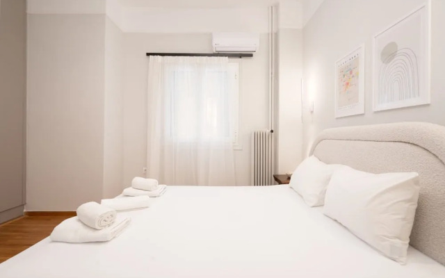 LIV - Peaceful Pagrati Getaway