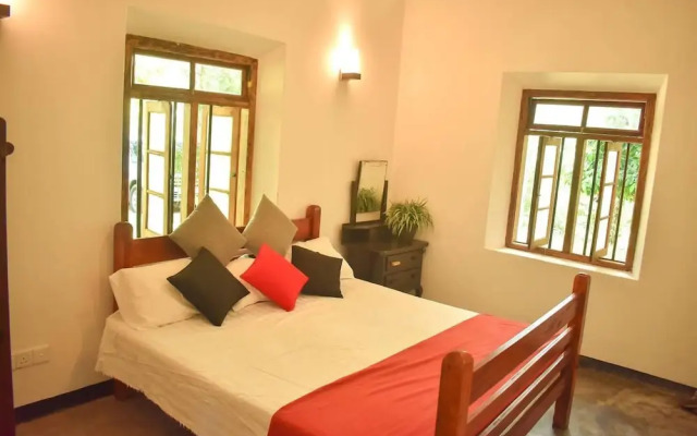 Charming & Historical 3-bed Bungalow in Hikkaduwa