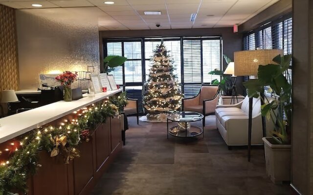 Cohasset Harbor Resort