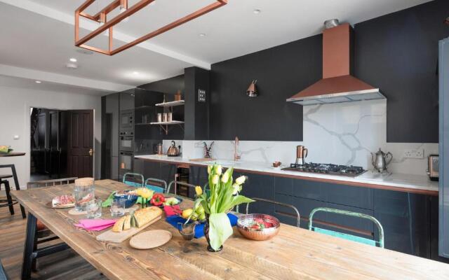 Courcy Road - 7 bedroom - sleeps up to 22