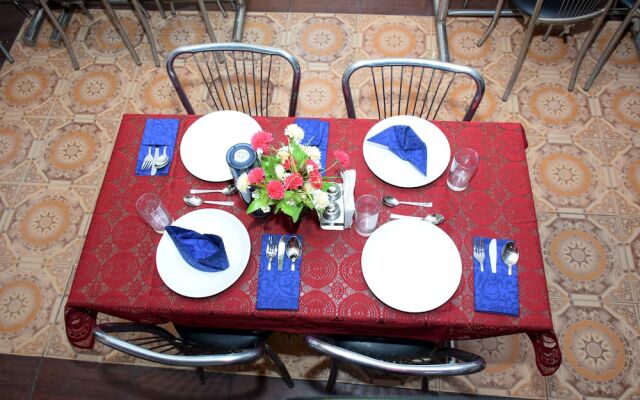 Comlux Hotels Manali