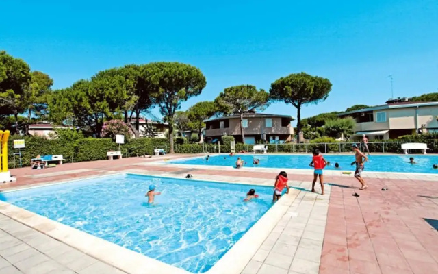 Apartment With Garden and Swimming Pool Access