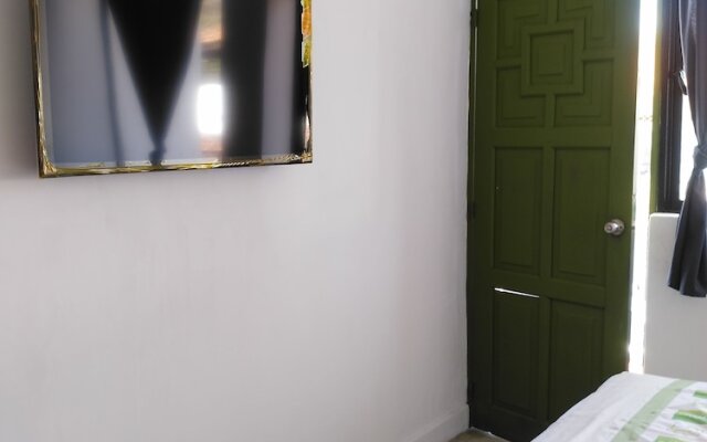 Tropicus 24 Suite Room With Balcony