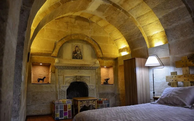 Kayhan Cave Villa
