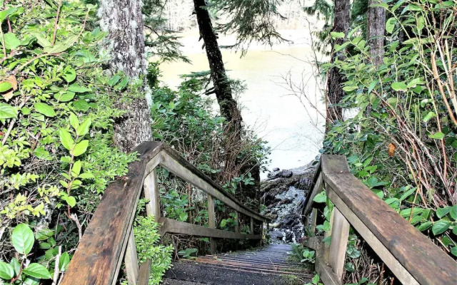 Sutton Cottage Ucluelet