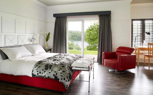 Auberge du Lac-à-l'Eau-Claire