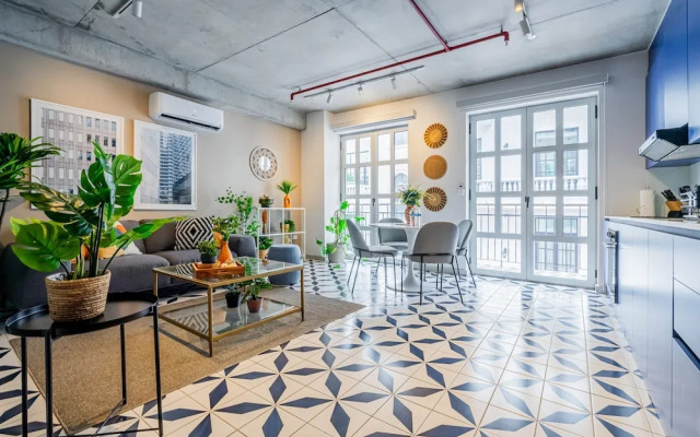w Stylish 2BR in Plaza Herrera